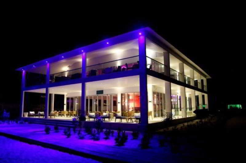 The Place Resort At Tokeh Beach Freetown Exterior foto